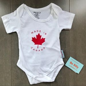 💫💫 3 for $20!!! 💫💫Canada onesie!! Super cute
